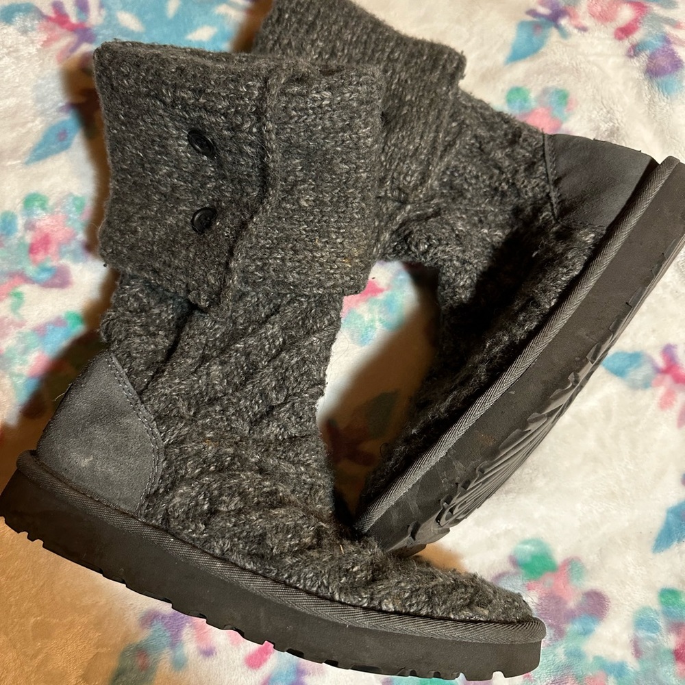 UGG boots women’s 7(US) - Picture 4 of 10